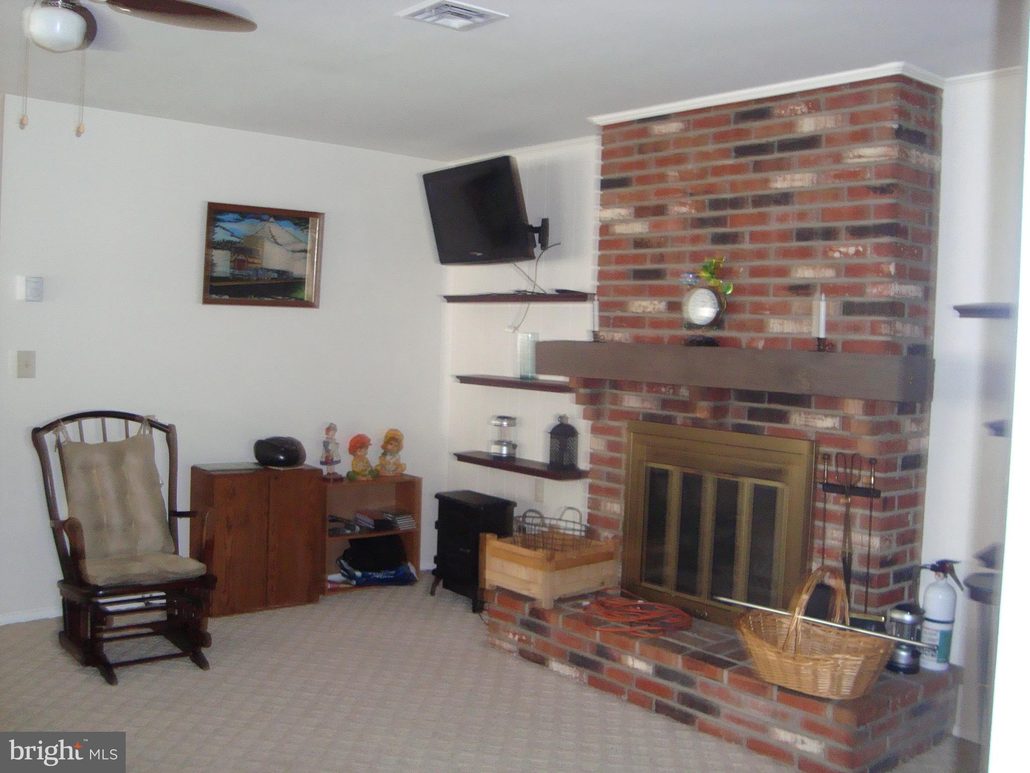 3 Heather Place Southampton, NJ 08088 - Photo 22 of 26 FAMILY ROOM