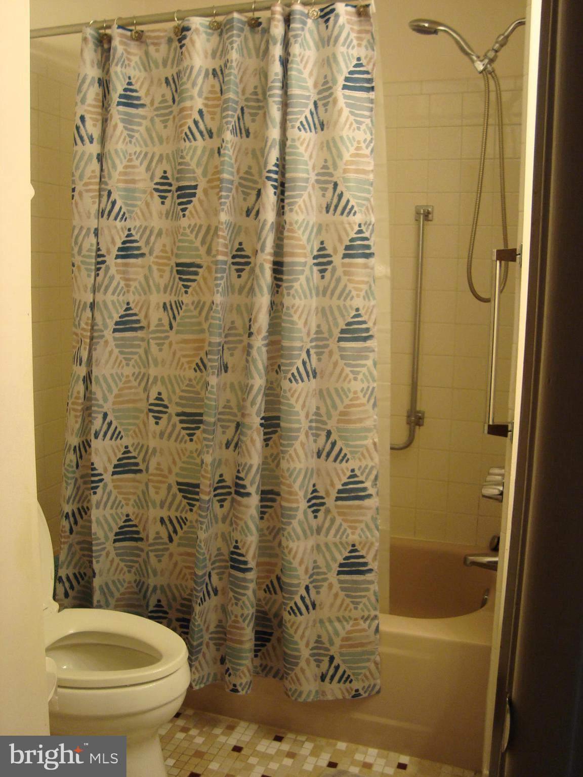 3 Heather Place Southampton, NJ 08088 - Photo 10 of 26 HALL BATH