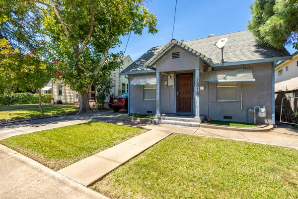 $176,500 | 1818 11th Street, Redding, CA 96001