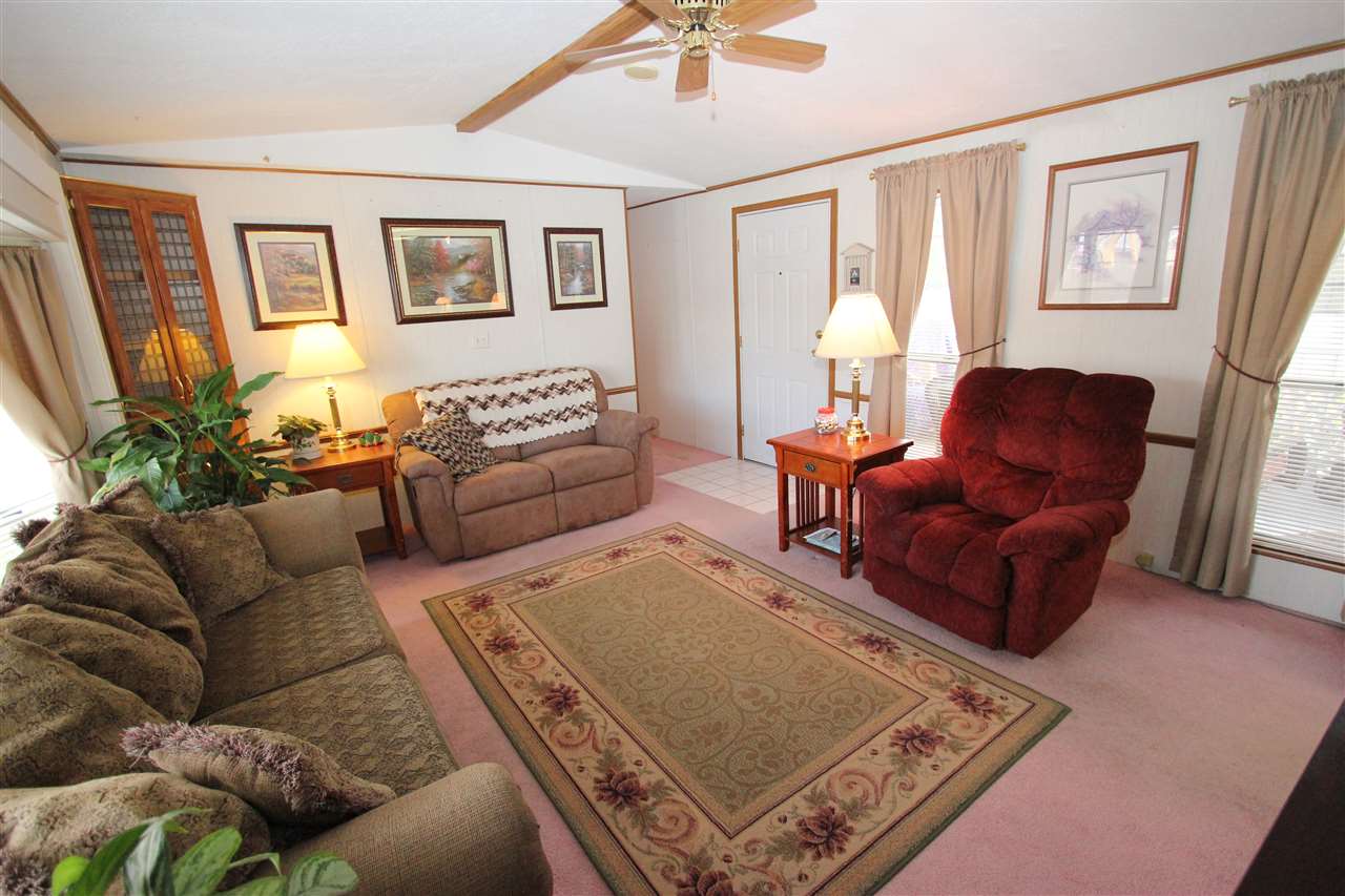4202 East Lane Park Road, Unit 9 Mead, WA 99021 - Photo 4 of 15