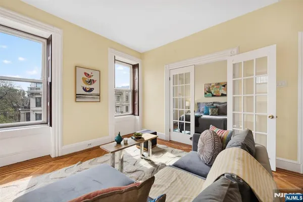 $599,000 | 938 Hudson Street, Unit 6, Hoboken, NJ 07030