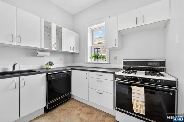 $599,000 | 938 Hudson Street, Unit 6, Hoboken, NJ 07030