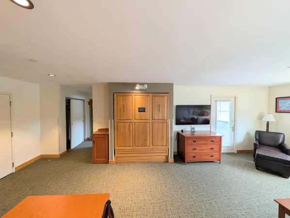 $145,000 | 228 East Mountain Road, Unit D GRAND HOTEL 112 III (TALABAC), Killington, VT 05751