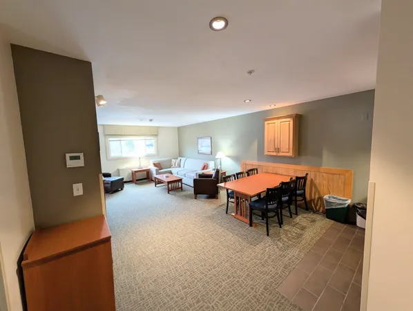 $145,000 | 228 East Mountain Road, Unit D GRAND HOTEL 112 III (TALABAC), Killington, VT 05751