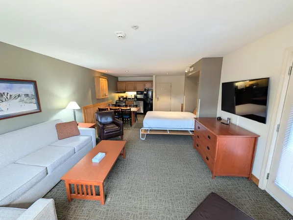$145,000 | 228 East Mountain Road, Unit D GRAND HOTEL 112 III (TALABAC), Killington, VT 05751