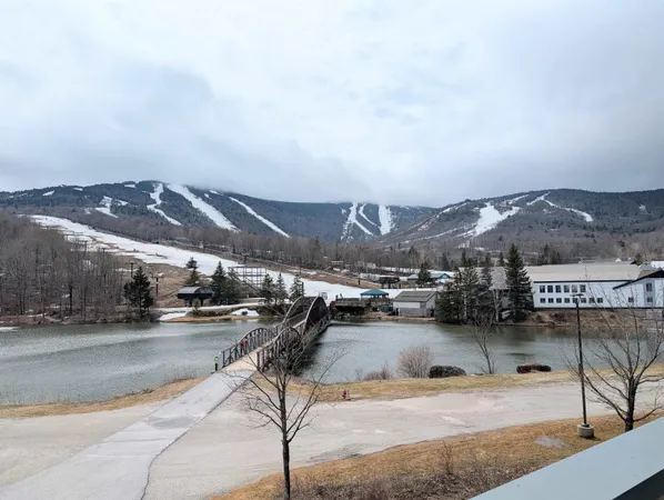 $145,000 | 228 East Mountain Road, Unit D GRAND HOTEL 112 III (TALABAC), Killington, VT 05751