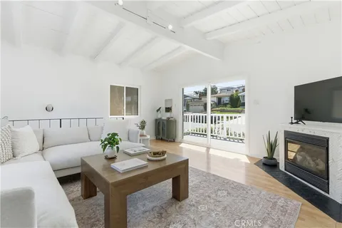 $1,115,000 | 1744 Wollacott Street, Redondo Beach, CA 90278