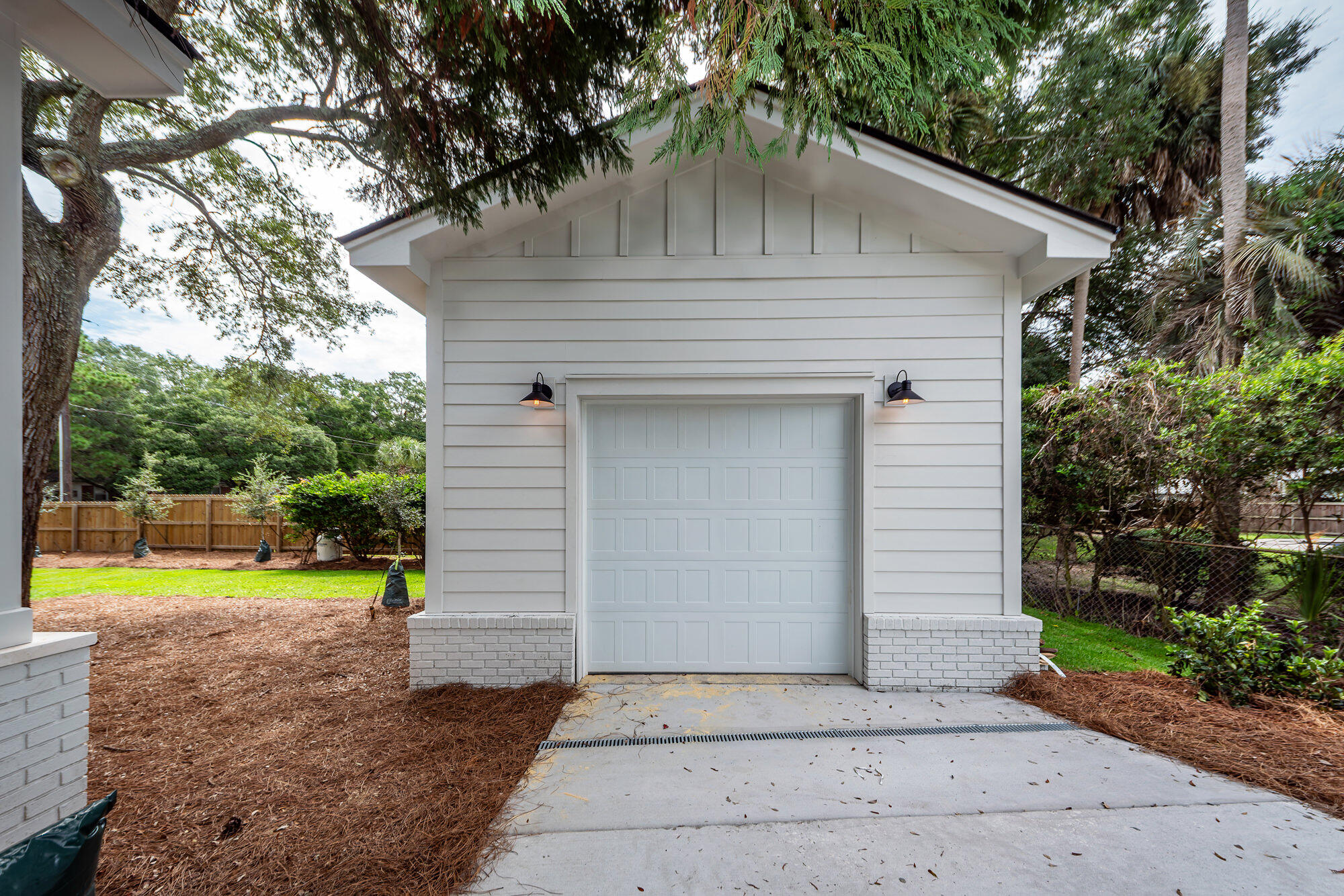 2404 Waterway Boulevard Isle of Palms, SC 29451 - Photo 36 of 57 2404 Waterway 68