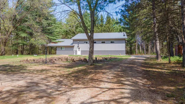 $349,900 | 10236 Buttercup Avenue, Hancock, WI 54943