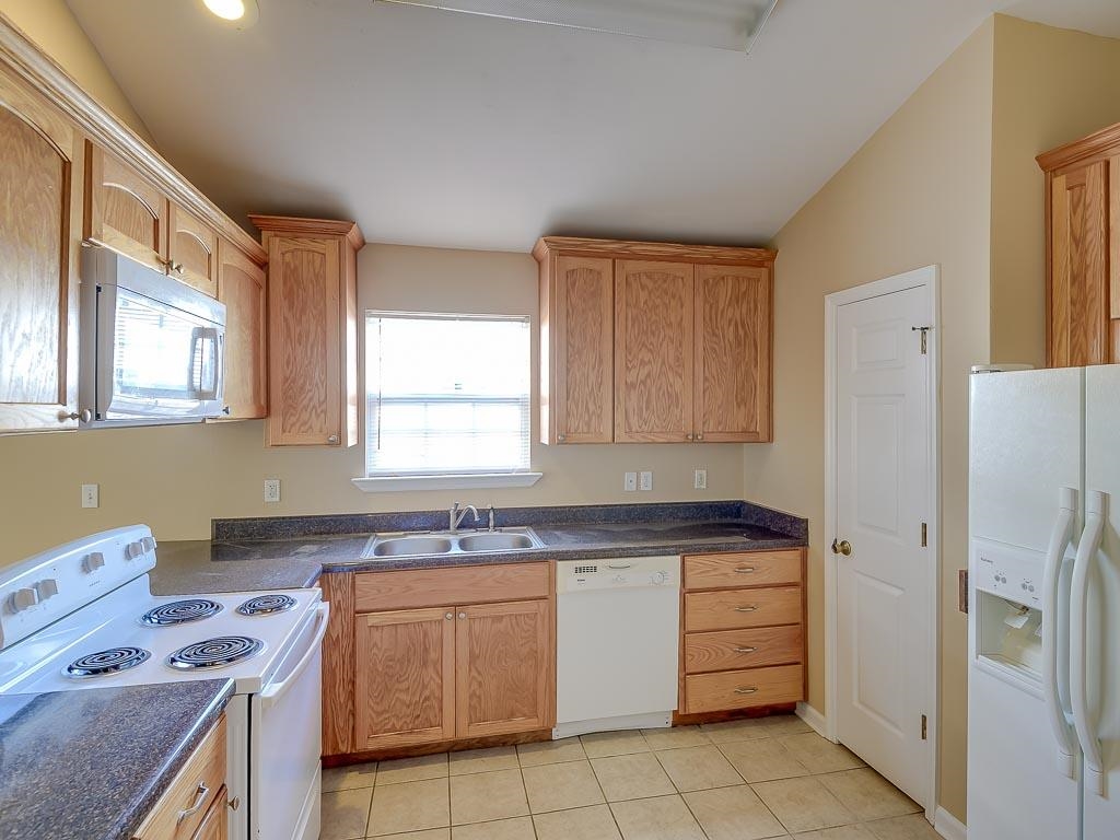 4234 Ridge Haven Road Tallahassee, FL 32305 - Photo 4 of 35