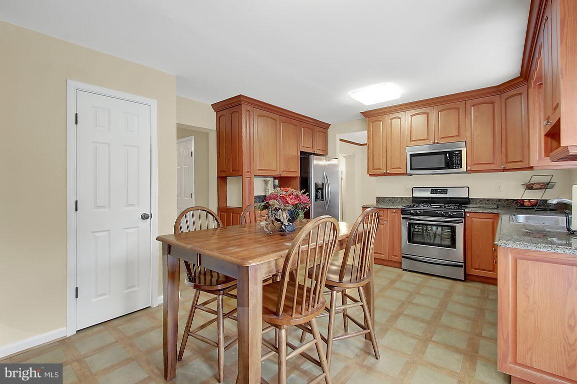 408 Magnolia Ridge Drive Joppa, MD 21085 - Photo 6 of 18 Kitchen