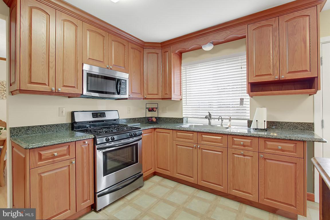 408 Magnolia Ridge Drive Joppa, MD 21085 - Photo 7 of 18 Kitchen