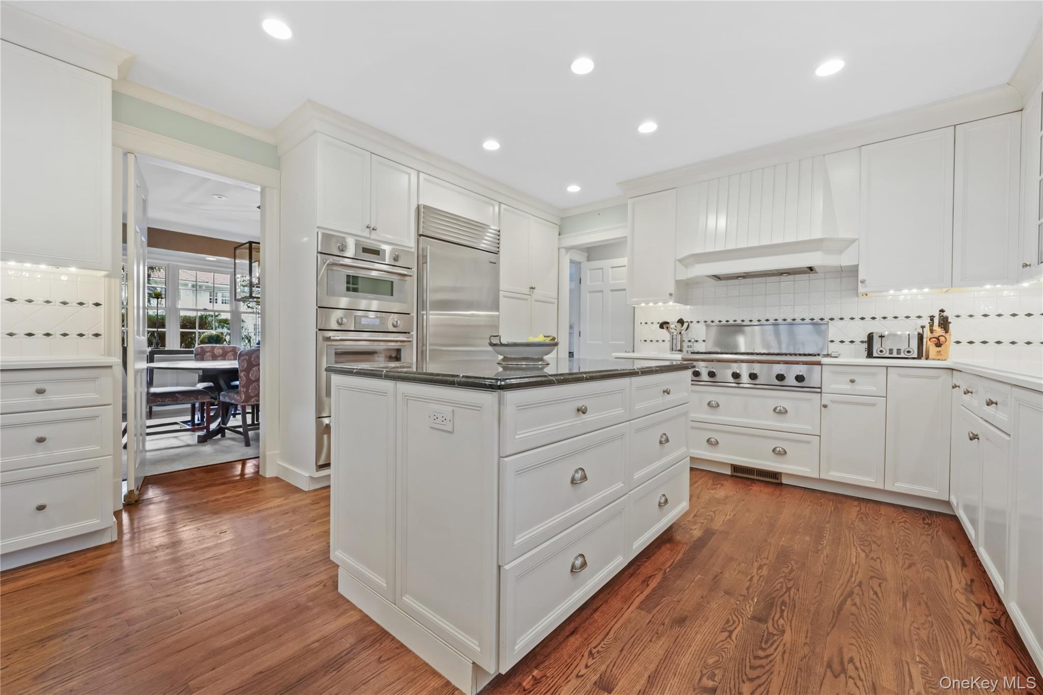 42 Sturgis Road Bronxville, NY 10708 - Photo 10 of 31