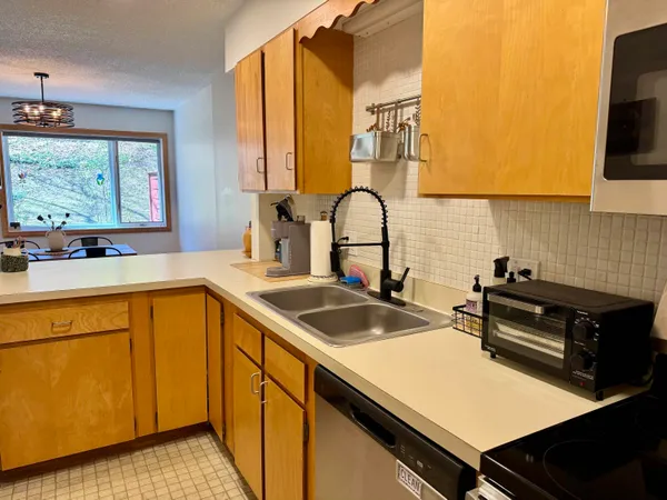 $245,000 | 17 Robin Way, Brattleboro, VT 05301