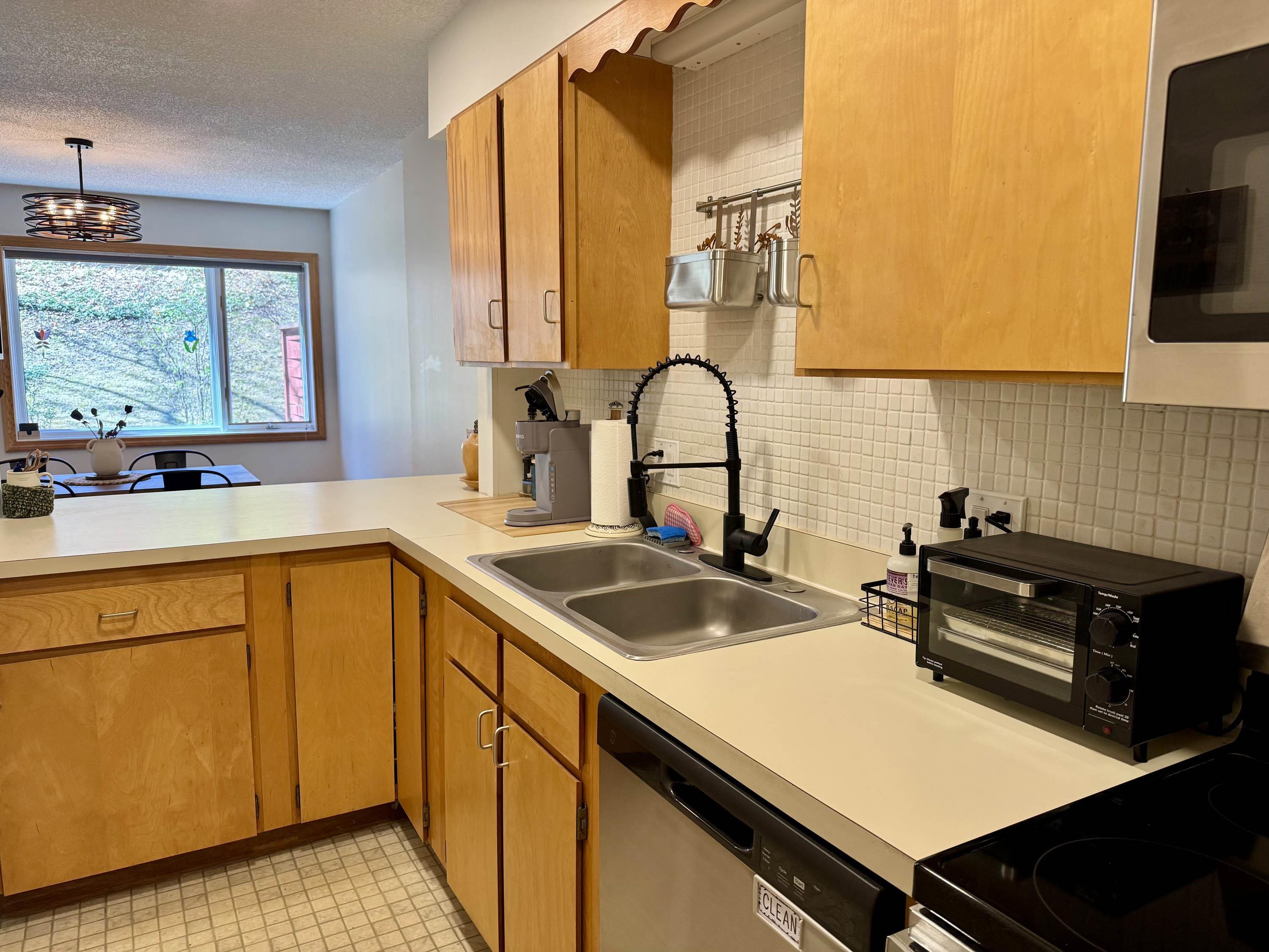 17 Robin Way Brattleboro, VT 05301 - Photo 9 of 20