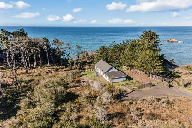 $889,000 | 33620 Highway 1, Gualala, CA 95445