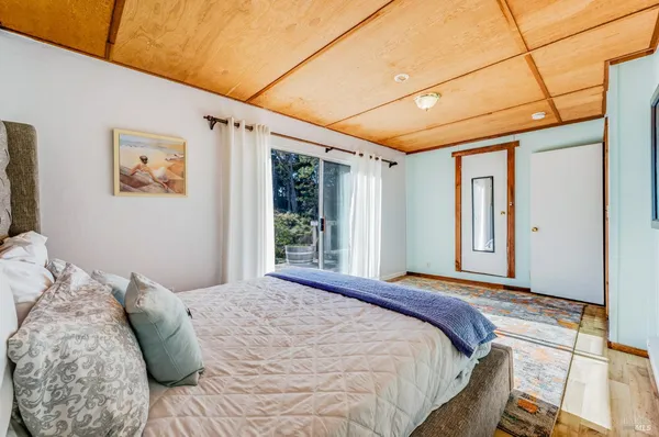 $889,000 | 33620 Highway 1, Gualala, CA 95445