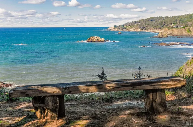$889,000 | 33620 Highway 1, Gualala, CA 95445