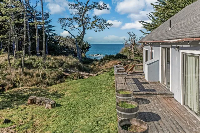 $889,000 | 33620 Highway 1, Gualala, CA 95445