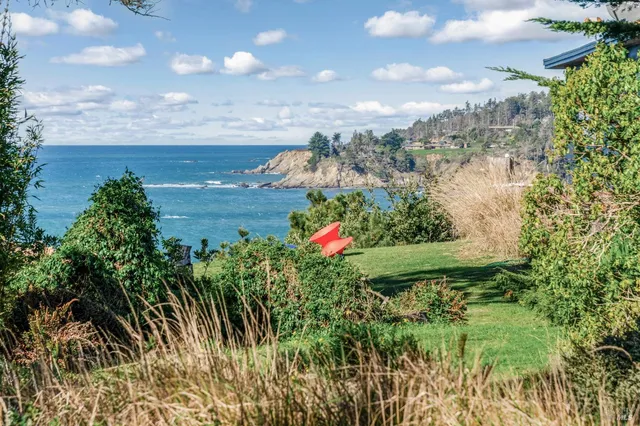 $889,000 | 33620 Highway 1, Gualala, CA 95445