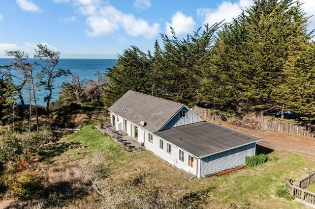 $889,000 | 33620 Highway 1, Gualala, CA 95445