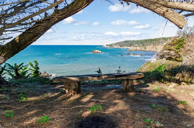 $889,000 | 33620 Highway 1, Gualala, CA 95445