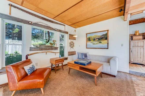 $889,000 | 33620 Highway 1, Gualala, CA 95445