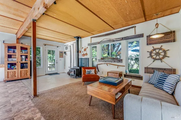 $889,000 | 33620 Highway 1, Gualala, CA 95445