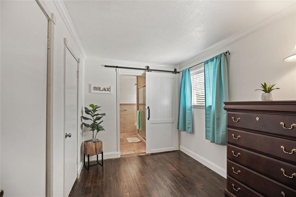 4843 Pike Road Graham, TX 76450 - Photo 18 of 37 Primary Dressing Room