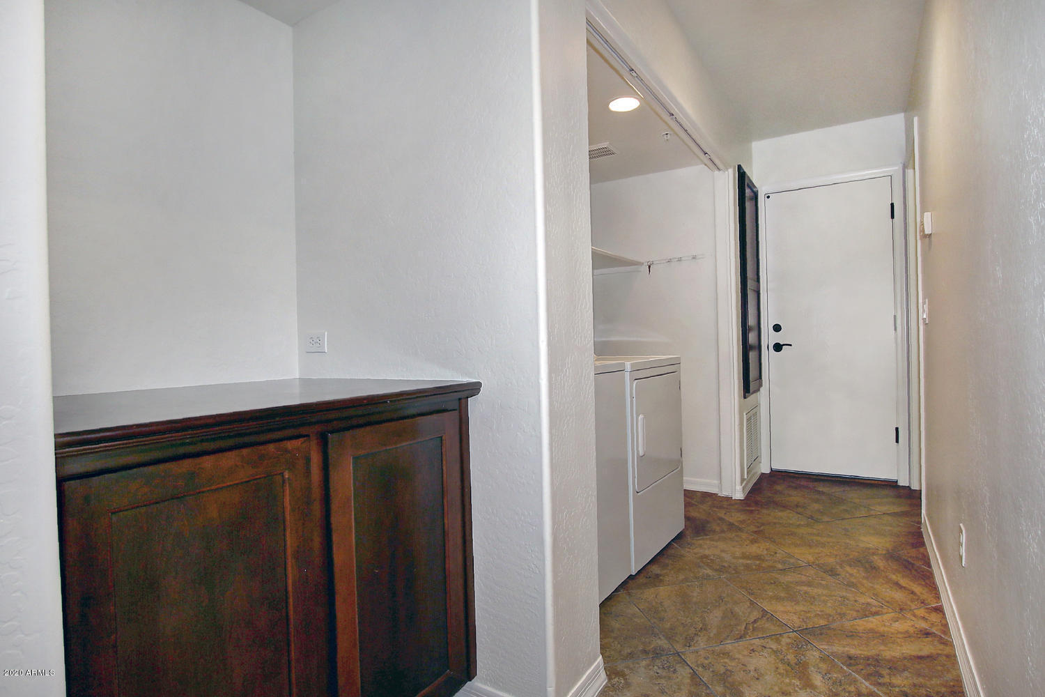 6940 East Cochise Road, Unit 1043 Paradise Valley, AZ 85253 - Photo 8 of 39 6940 E Cochise Rd UNIT 1043-large-007-02