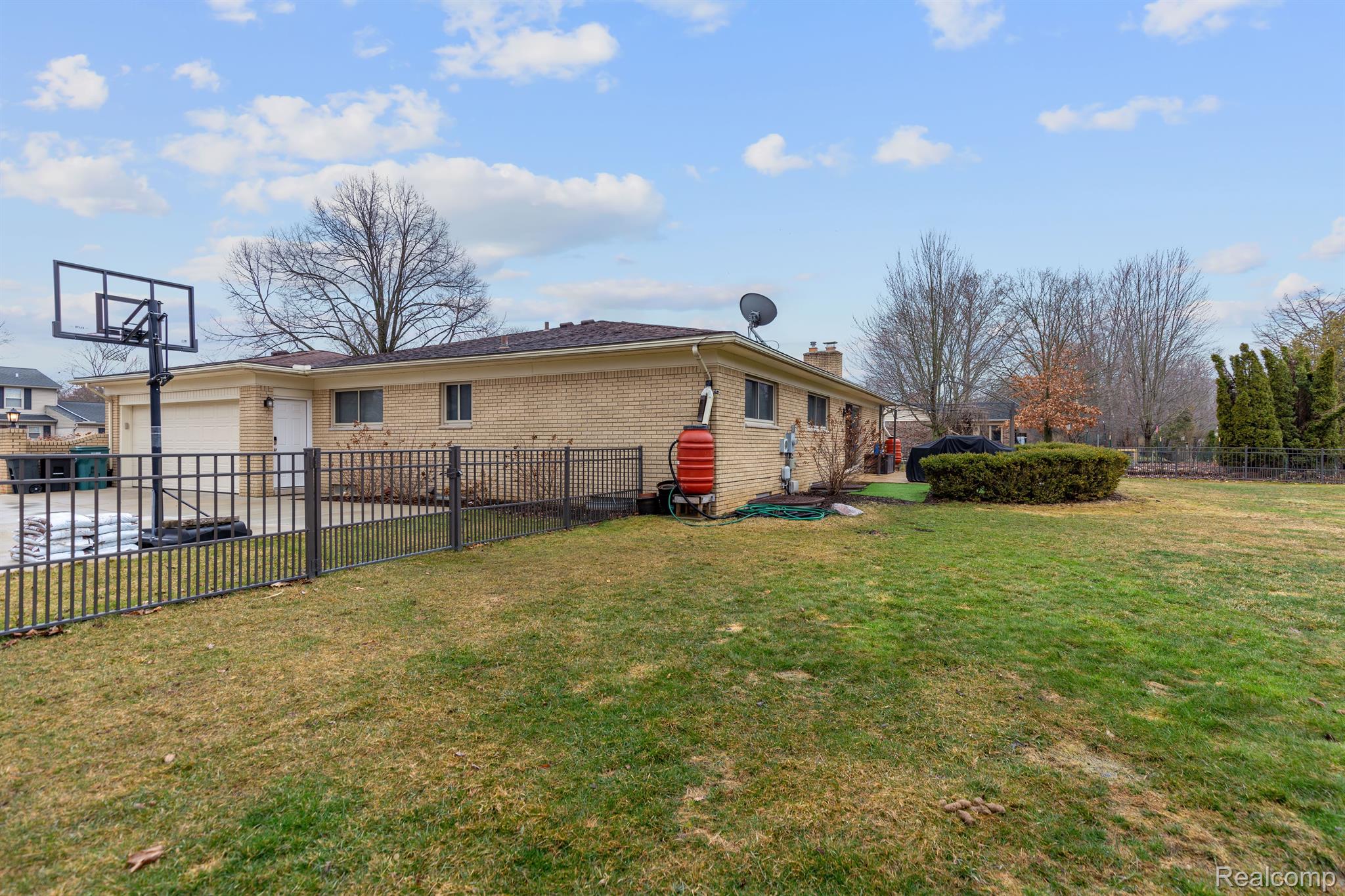 11781 Wildwing Road Plymouth, MI 48170 - Photo 44 of 46 Gallery Image 44
