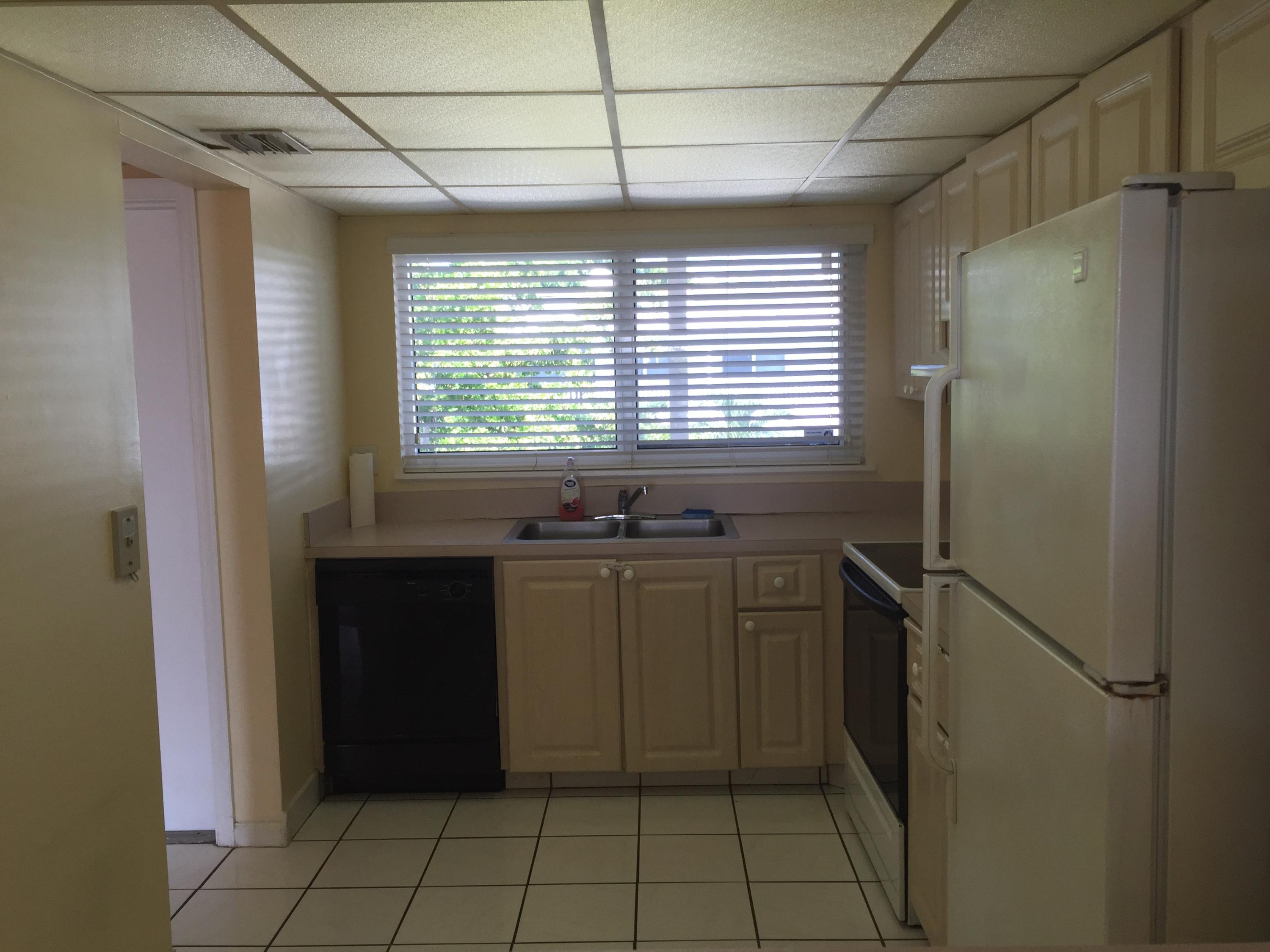651 East Woolbright Road, Unit 404 Boynton Beach, FL 33435 - Photo 12 of 21 Kitchen2