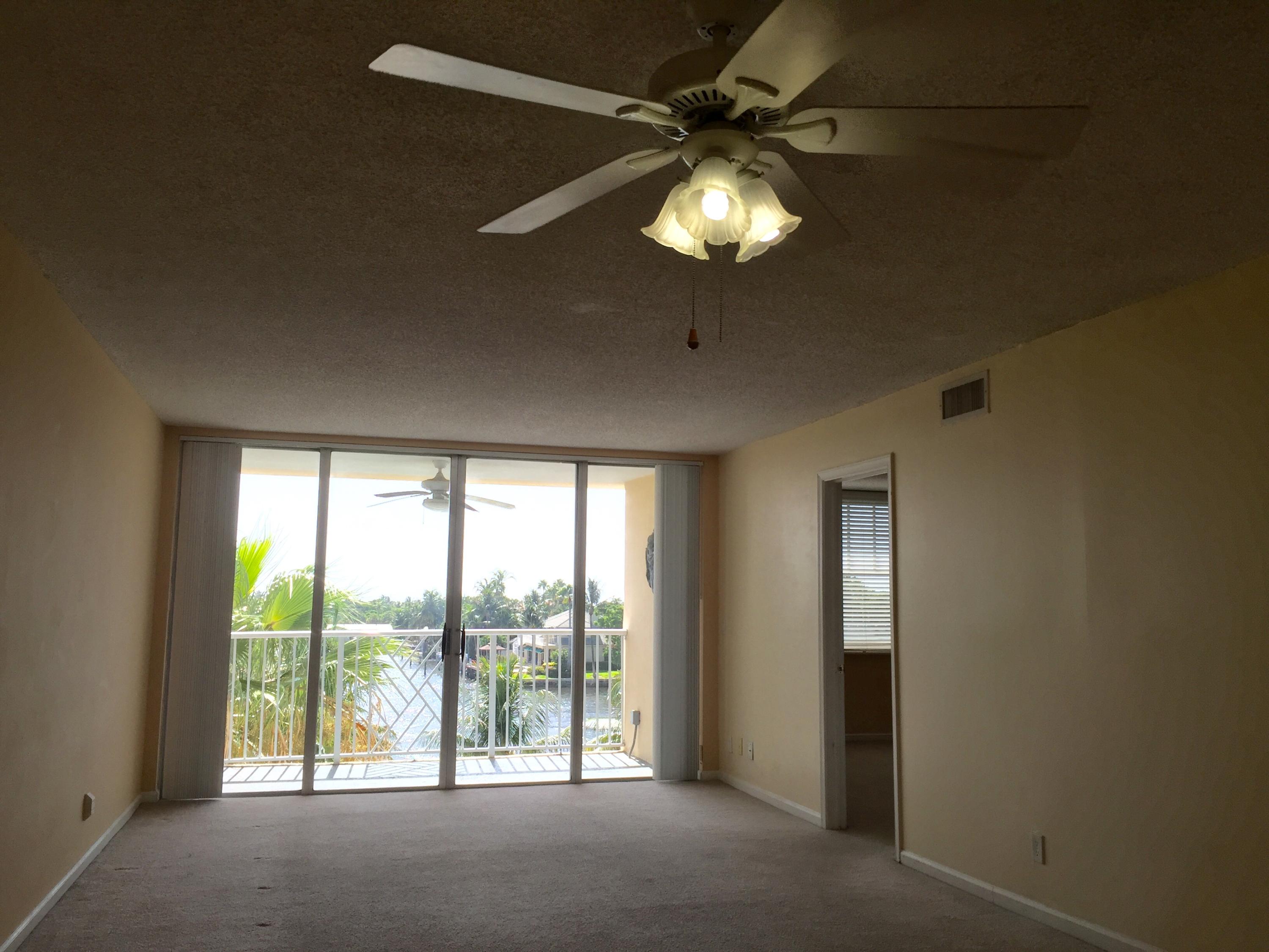 651 East Woolbright Road, Unit 404 Boynton Beach, FL 33435 - Photo 9 of 21 Living room