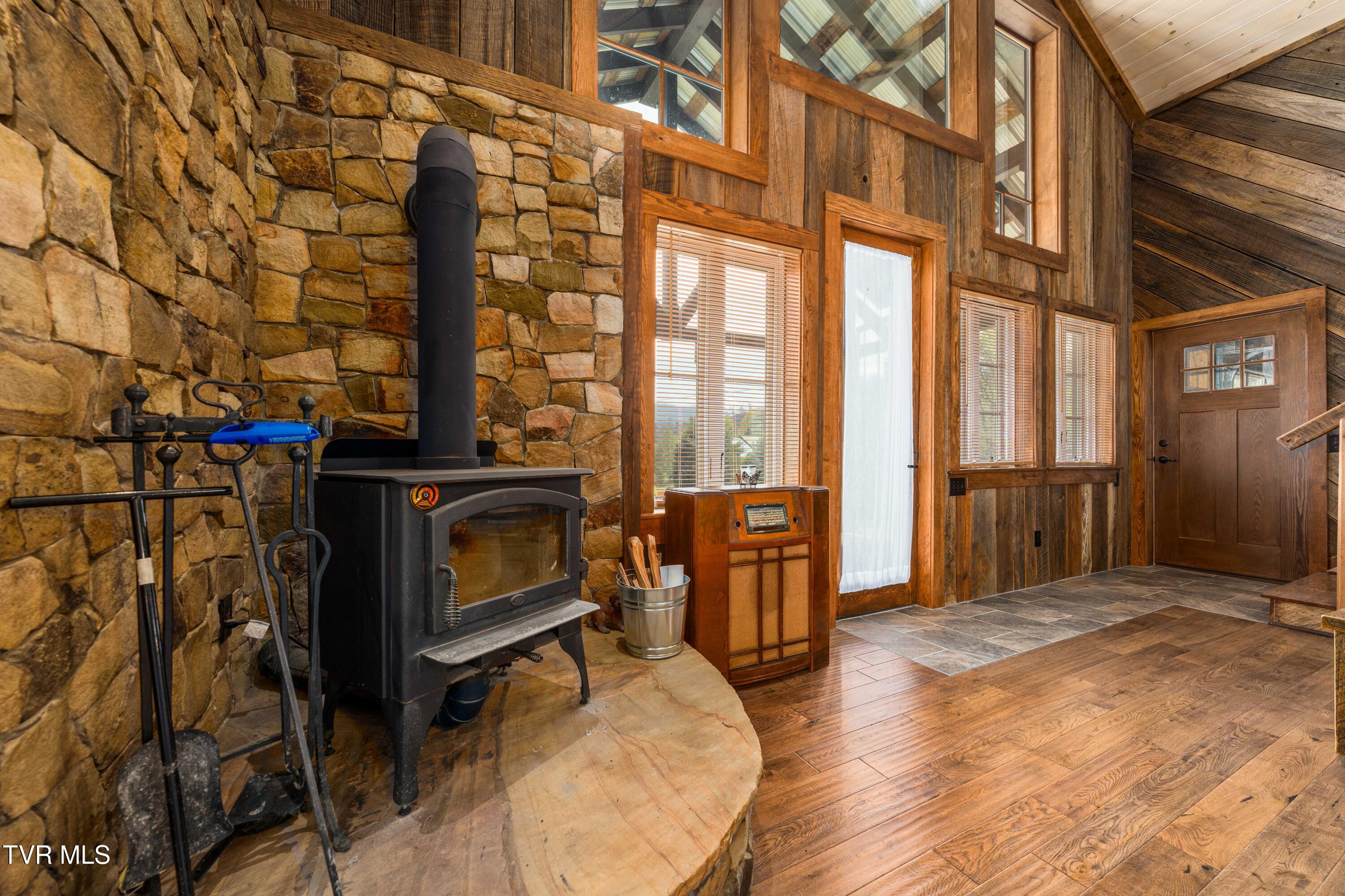 110 North River Lane Butler, TN 37640 - Photo 10 of 50 110 North River Shores (55 of 79)