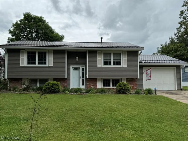 $225,000 | 106 Oakview Drive, Marietta, OH 45750