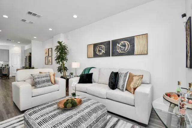 $1,895 | 2003 Laverne Willow Lane, Unit B, Houston, TX 77080