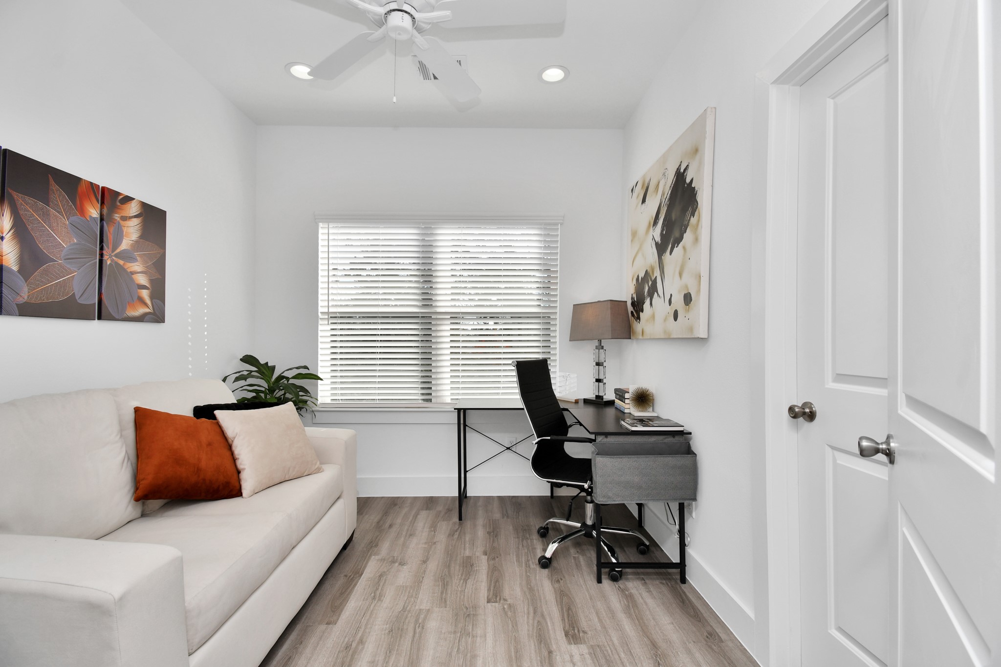 2003 Laverne Willow Lane, Unit B Houston, TX 77080 - Photo 14 of 29