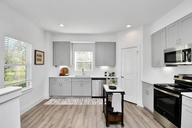 $1,895 | 2003 Laverne Willow Lane, Unit B, Houston, TX 77080