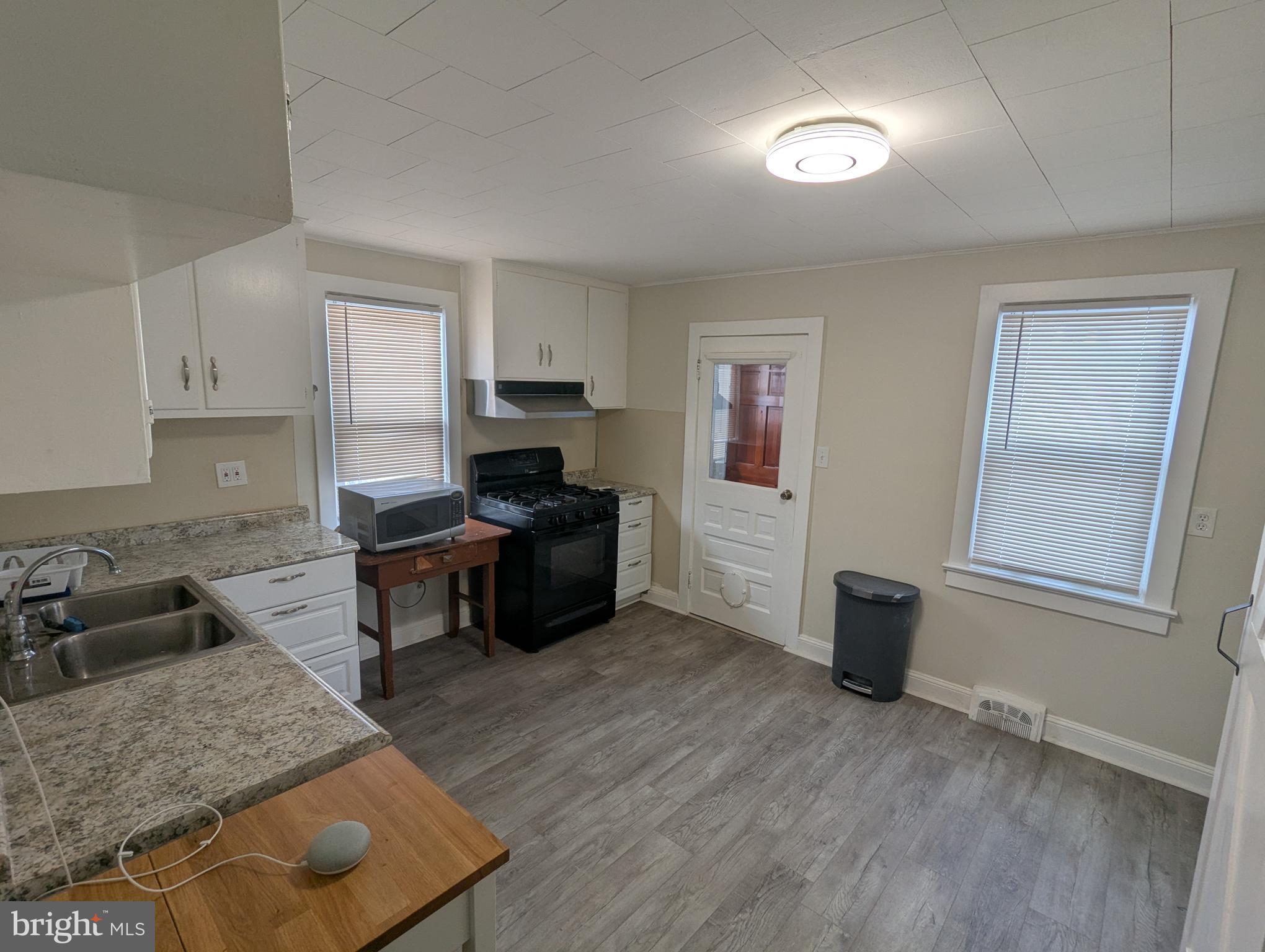 30 Crescent Avenue Ewing, NJ 08638 - Photo 11 of 29 Spacious Kitchen