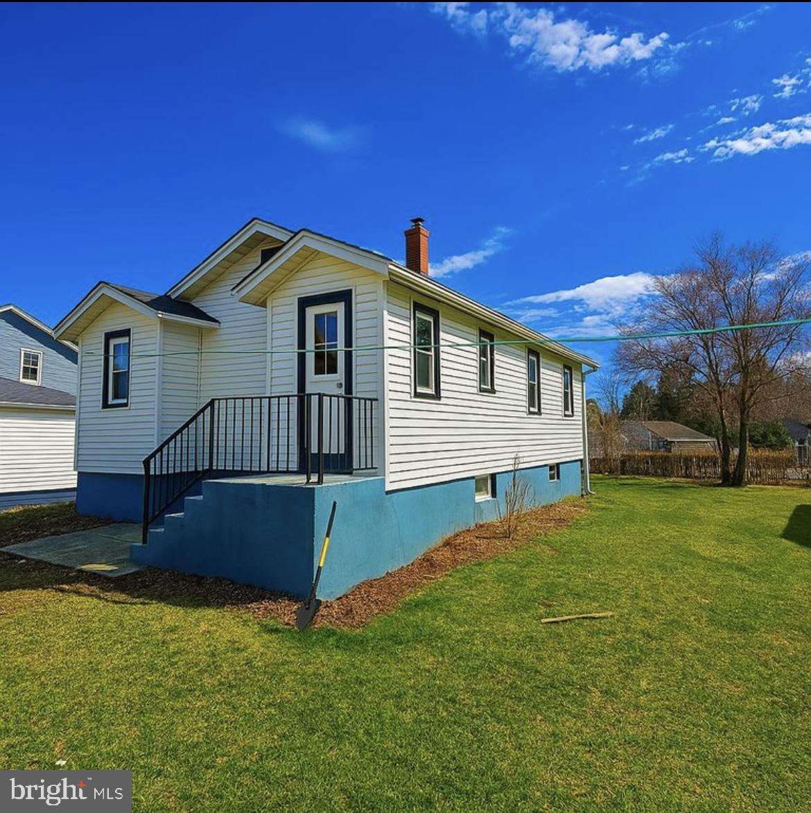 30 Crescent Avenue Ewing, NJ 08638 - Photo 2 of 29 Back of house/side yard