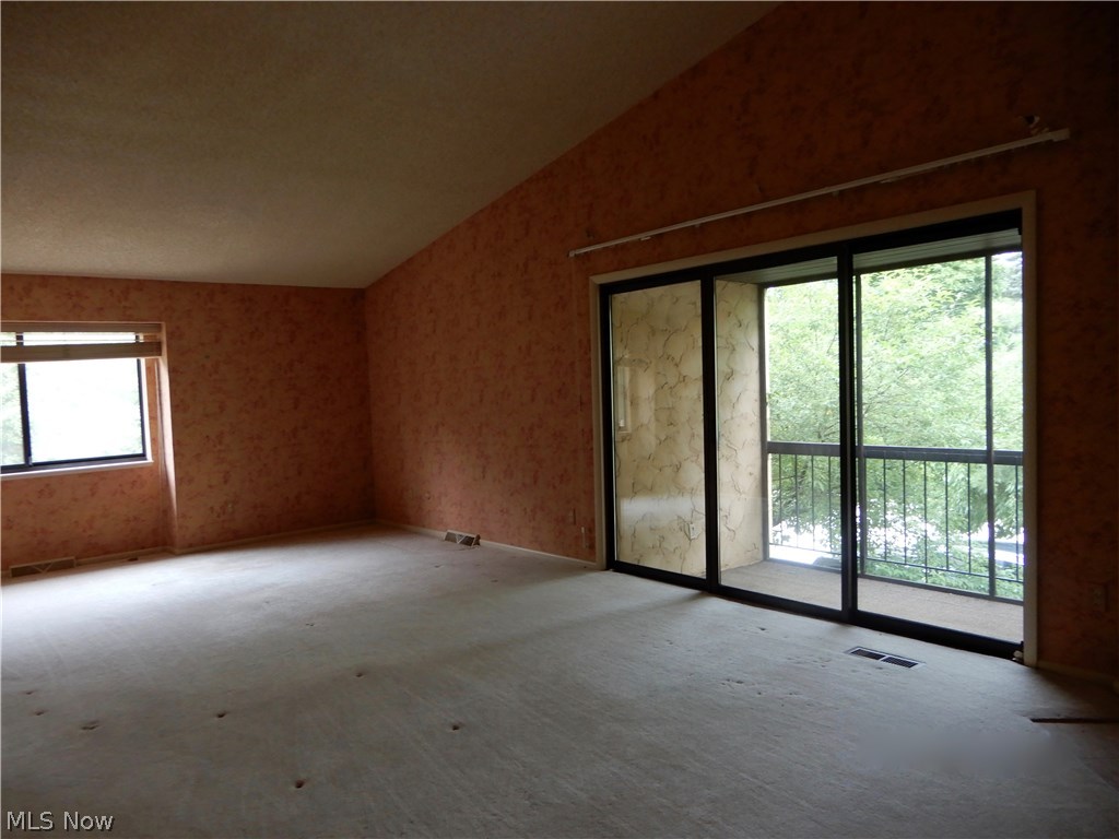 433 Hampton Ridge Drive Akron, OH 44313 - Photo 3 of 11 Gallery Image 3
