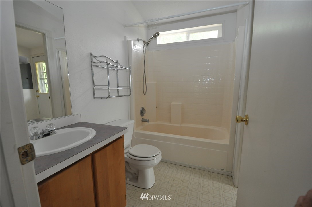 511 B Division Street Hamilton, WA 98284 - Photo 11 of 19 Gallery Image 11