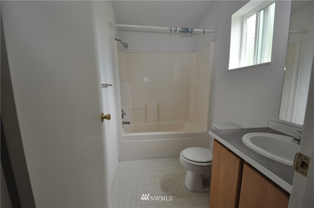 511 B Division Street Hamilton, WA 98284 - Photo 12 of 19 Gallery Image 12