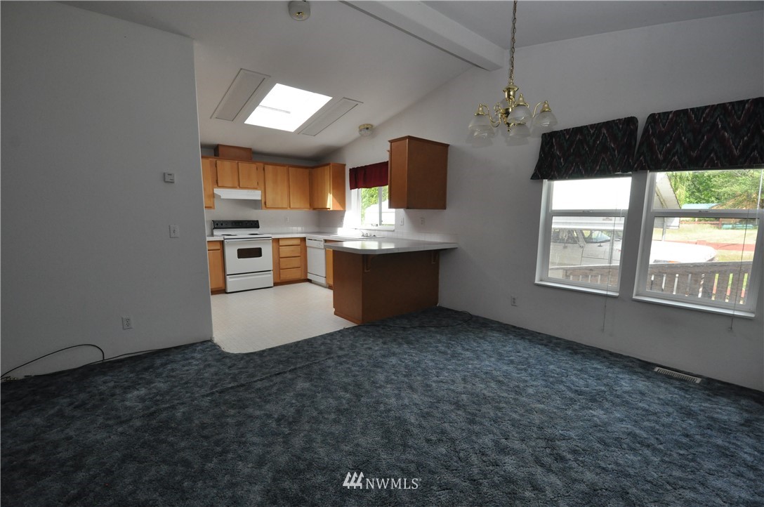 511 B Division Street Hamilton, WA 98284 - Photo 6 of 19 Gallery Image 6