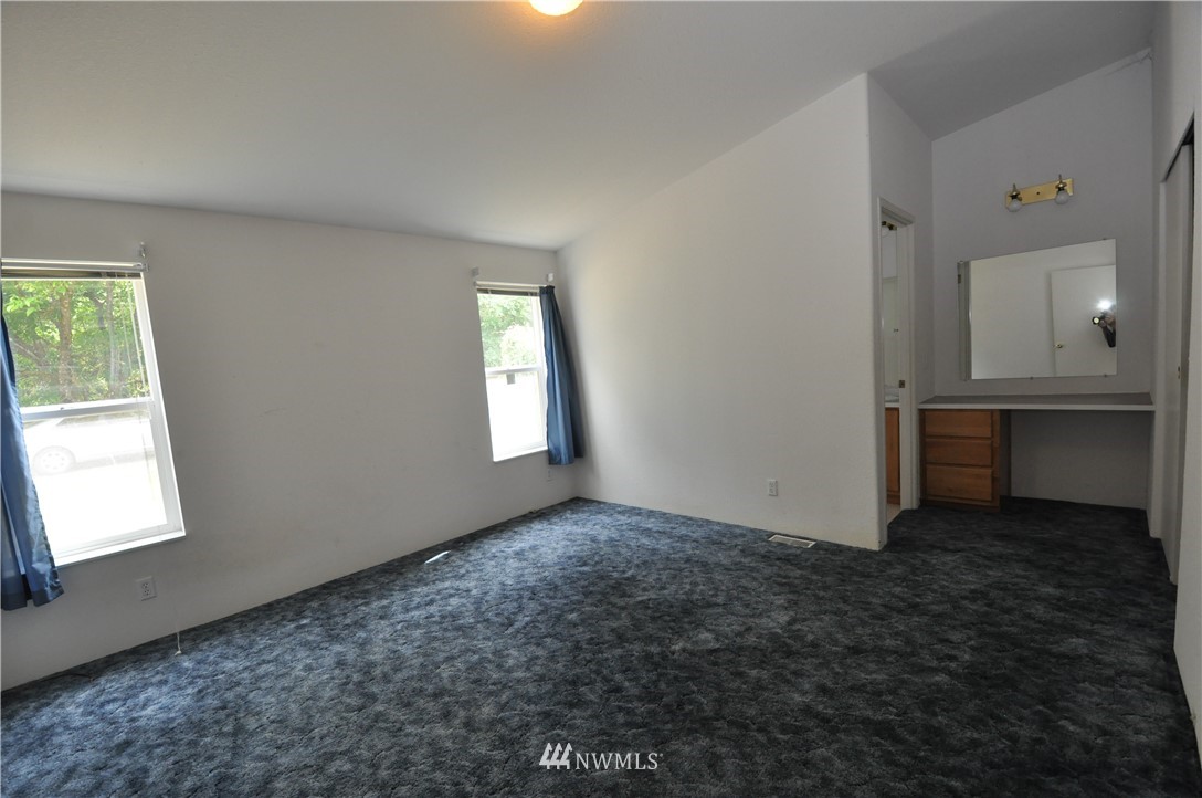 511 B Division Street Hamilton, WA 98284 - Photo 10 of 19 Gallery Image 10