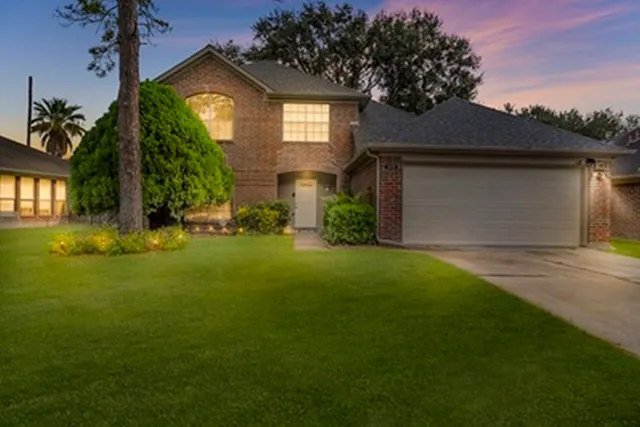 a view of a house with a outdoor space