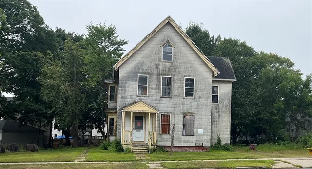 $175,000 | 414 South Street, Holyoke, MA 01040