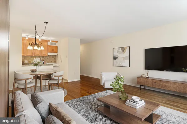 $199,000 | 1901 John F Kennedy Boulevard, Unit 816, Philadelphia, PA 19103