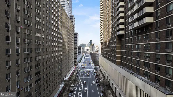 $199,000 | 1901 John F Kennedy Boulevard, Unit 816, Philadelphia, PA 19103