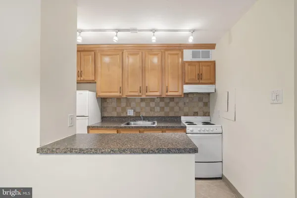 $199,000 | 1901 John F Kennedy Boulevard, Unit 816, Philadelphia, PA 19103
